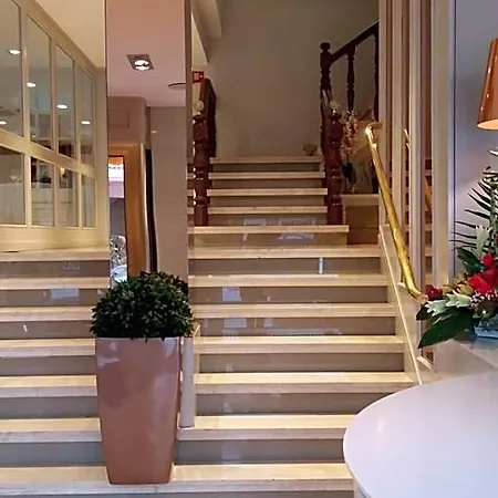 Hotel Serantes 2*