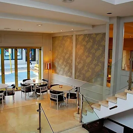 Hotel Serantes 2*