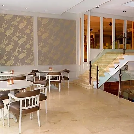 Hotel Serantes